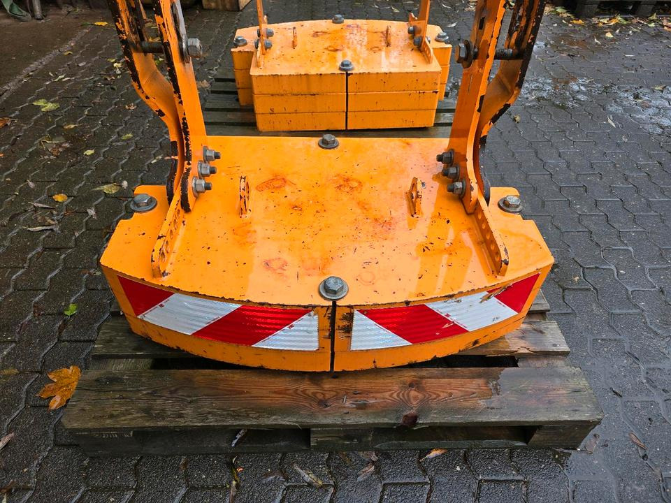 Heckgewicht Unimog 405 U400 U 300 500 400 318 423 427 429 430 530 527 535 Kontergewicht Mulag Mähausleger Böschungsmulcher Dücker - Przeciwwaga: zdjęcie 2 Heckgewicht Unimog 405 U400 U 300 500 400 318 423 427 429 430 530 527 535 Kontergewicht Mulag Mähausleger Böschungsmulcher Dücker - Przeciwwaga: zdjęcie 2