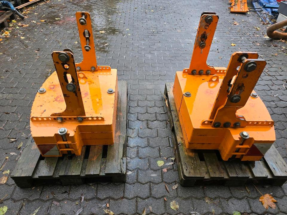 Heckgewicht Unimog 405 U400 U 300 500 400 318 423 427 429 430 530 527 535 Kontergewicht Mulag Mähausleger Böschungsmulcher Dücker - Przeciwwaga: zdjęcie 1 Heckgewicht Unimog 405 U400 U 300 500 400 318 423 427 429 430 530 527 535 Kontergewicht Mulag Mähausleger Böschungsmulcher Dücker - Przeciwwaga: zdjęcie 1