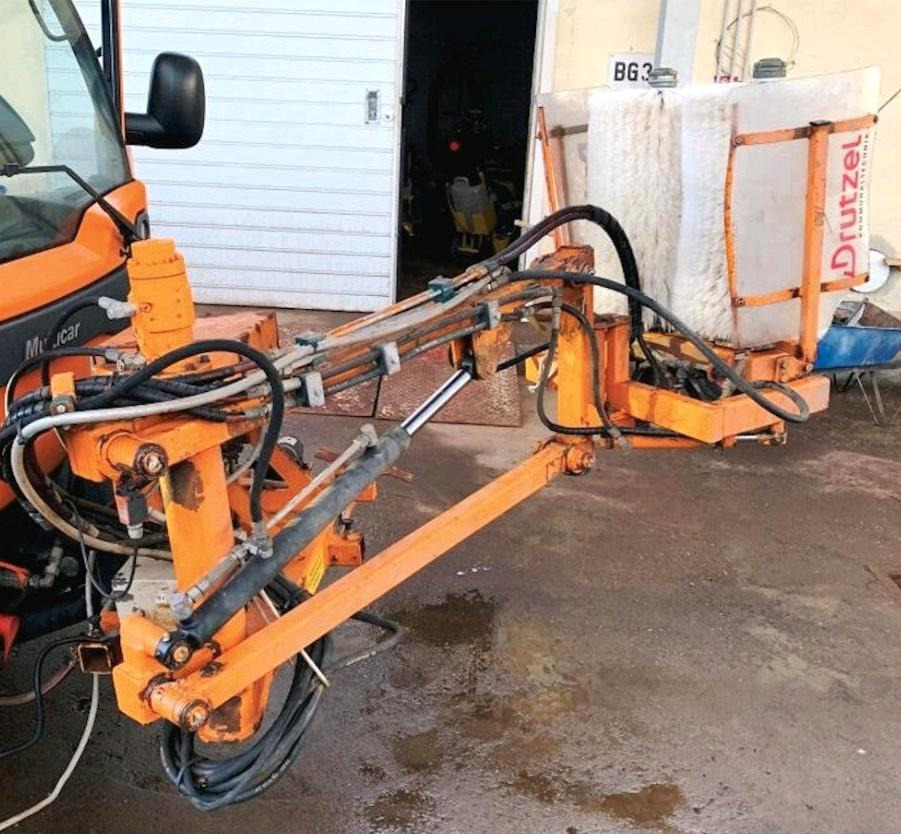 Leitpfostenwaschgerät Drutzel LWG-M-SR Leitpfostenwaschmaschine Schmidt Passend für Multicar Unimog - Szczotka: zdjęcie 2 Leitpfostenwaschgerät Drutzel LWG-M-SR Leitpfostenwaschmaschine Schmidt Passend für Multicar Unimog - Szczotka: zdjęcie 2