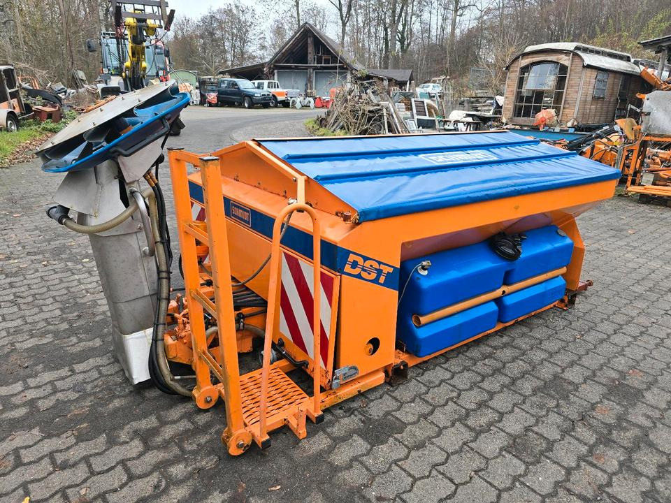 Schmidt DST25-FH 2-Kammer Salzstreuer Winterdienst Streuautomat Stratos SST MITOS Streusilo Solestreuer passend für UNIMOG 405/10 405/12 UGE UGN U300 400 500 530 430 318 423 - Rozsiewacz piasku i soli: zdjęcie 4 Schmidt DST25-FH 2-Kammer Salzstreuer Winterdienst Streuautomat Stratos SST MITOS Streusilo Solestreuer passend für UNIMOG 405/10 405/12 UGE UGN U300 400 500 530 430 318 423 - Rozsiewacz piasku i soli: zdjęcie 4