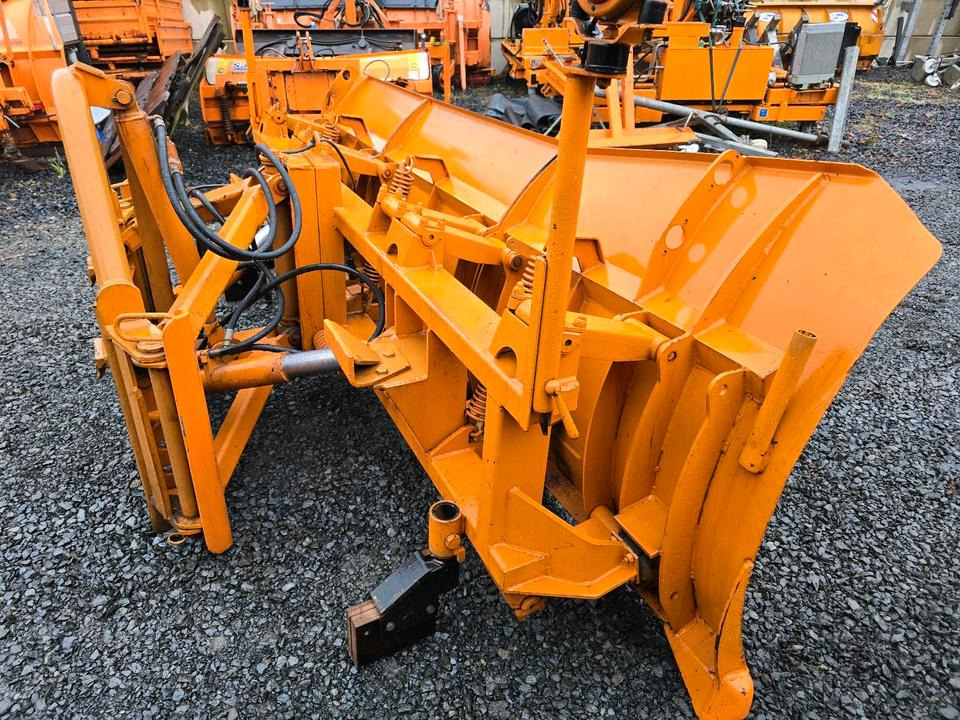 Schmidt MF 2.4 3m. Schneeschieber Schneeschild Winterdienst Räumschild Schneepflug passend für Traktor Unimog 405 UGE UGN Fronthydraulik - Pług do śniegu: zdjęcie 4 Schmidt MF 2.4 3m. Schneeschieber Schneeschild Winterdienst Räumschild Schneepflug passend für Traktor Unimog 405 UGE UGN Fronthydraulik - Pług do śniegu: zdjęcie 4