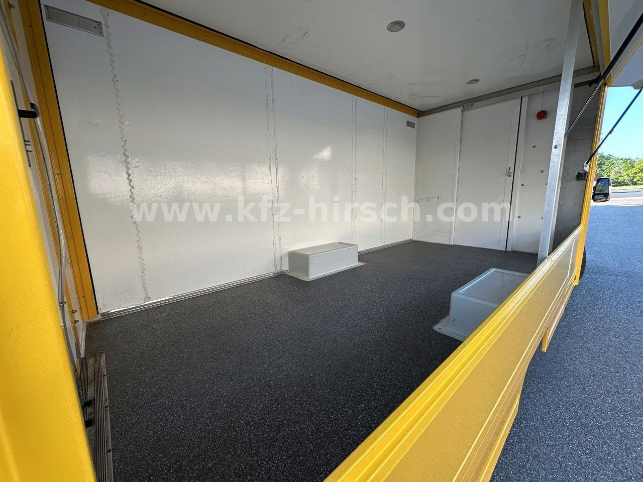 Iveco Daily Luftfederung Foodtruck Imbisswagen Verkauf - Ciężarówka gastronomiczna: zdjęcie 4 Iveco Daily Luftfederung Foodtruck Imbisswagen Verkauf - Ciężarówka gastronomiczna: zdjęcie 4