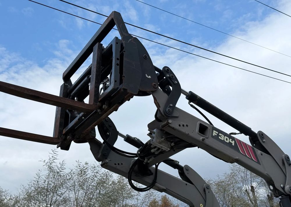 Claas * Ciągnik Traktor CLAAS 240 F NEXOS * 4x4 * Sadowniczy * Tur MX F304 * TUZ * Wałek WOM - Ciągnik rolniczy: zdjęcie 5 Claas * Ciągnik Traktor CLAAS 240 F NEXOS * 4x4 * Sadowniczy * Tur MX F304 * TUZ * Wałek WOM - Ciągnik rolniczy: zdjęcie 5