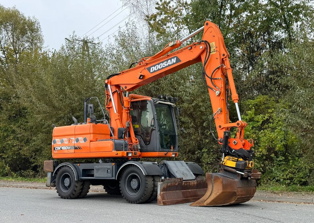 Doosan * DOOSAN DX160W *ROTOTILT* GPS 2D Leica * Sprowadzona * Stan Perfekcyjny * Koparka Kołowa * - Koparka kołowa: zdjęcie 2 Doosan * DOOSAN DX160W *ROTOTILT* GPS 2D Leica * Sprowadzona * Stan Perfekcyjny * Koparka Kołowa * - Koparka kołowa: zdjęcie 2