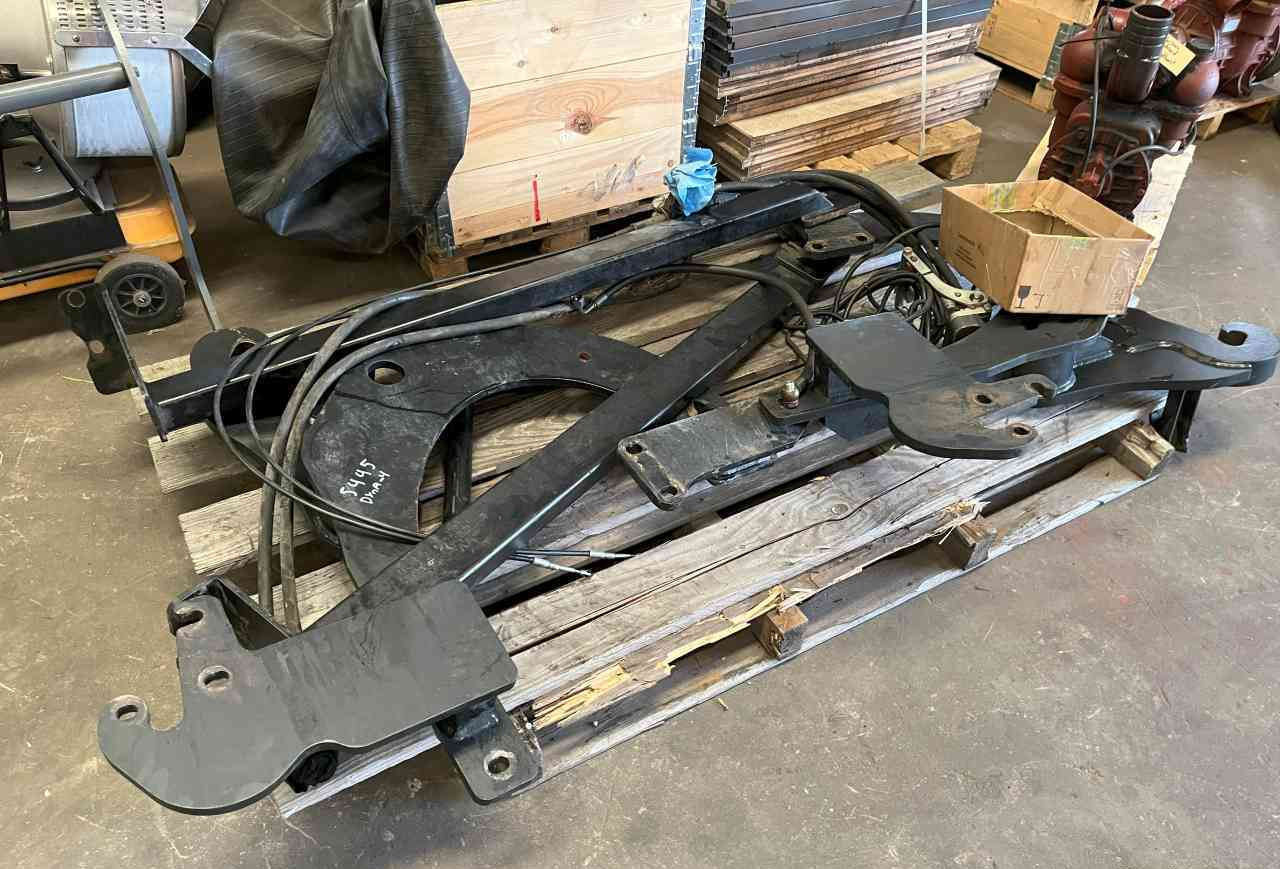 BMH Palas SC 370 Front-laders / Frontlader / Voorlader / Tractoren - Ładowacz czołowy do traktora: zdjęcie 4 BMH Palas SC 370 Front-laders / Frontlader / Voorlader / Tractoren - Ładowacz czołowy do traktora: zdjęcie 4