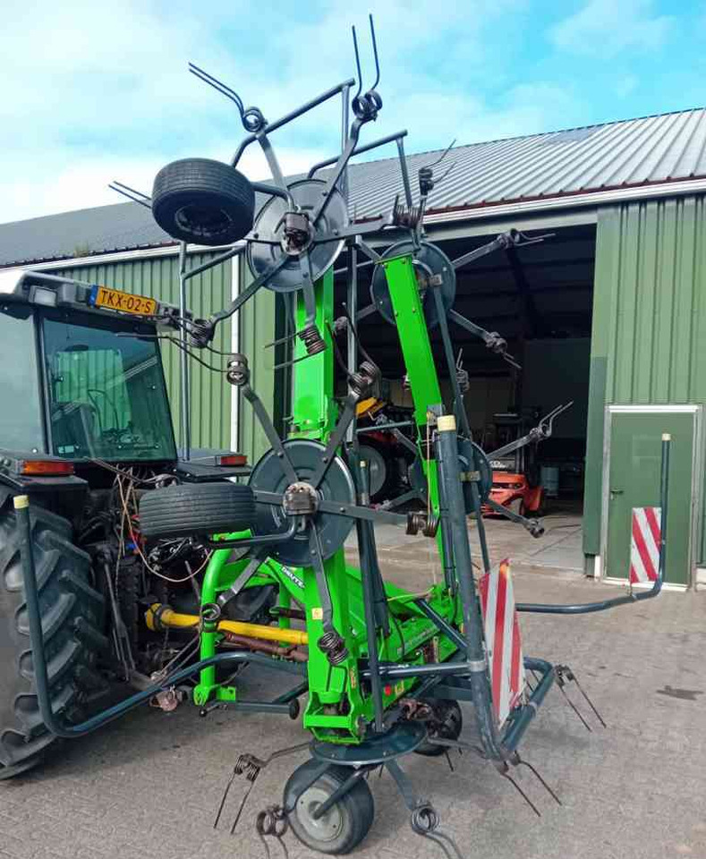 Deutz-Fahr Condimaster 6821 schudder weidebouwmachines - Przetrząsacz: zdjęcie 3 Deutz-Fahr Condimaster 6821 schudder weidebouwmachines - Przetrząsacz: zdjęcie 3