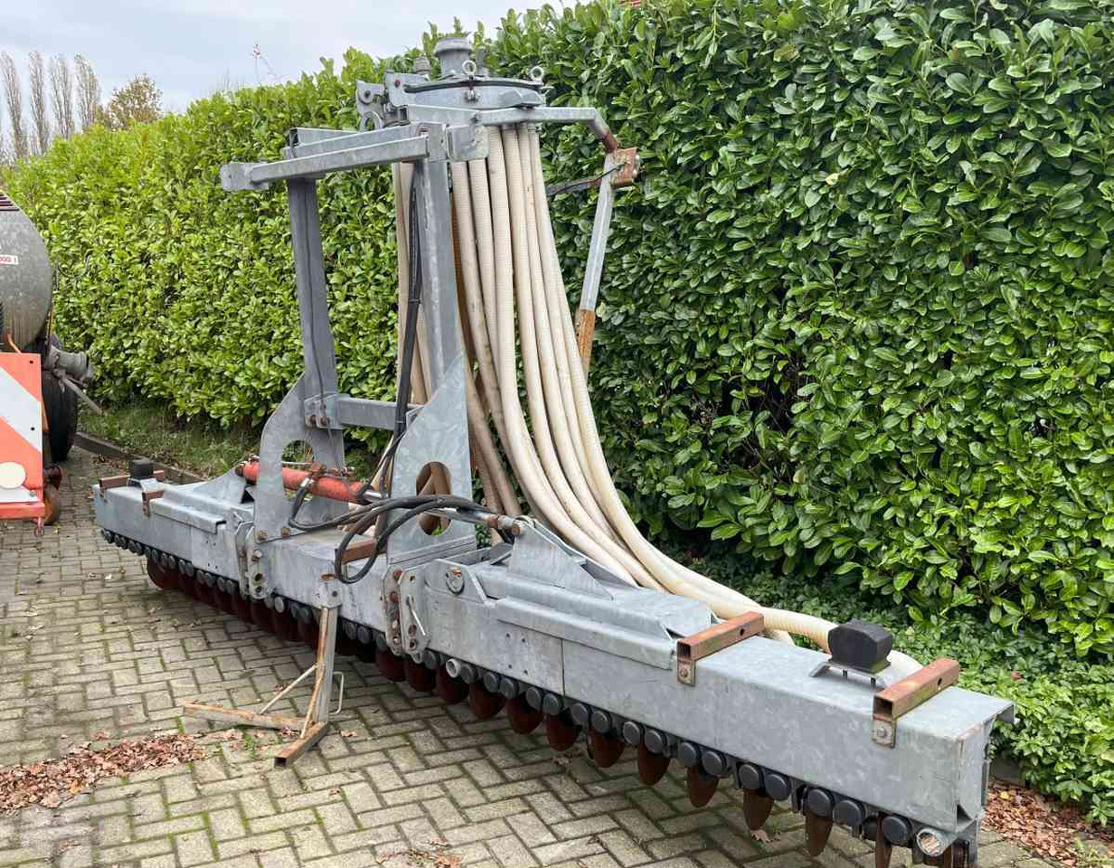 Jako ZBM 480 Zodebemester graslandbemester injecteur mestverwerking - Aplikator do gnojowicy: zdjęcie 1 Jako ZBM 480 Zodebemester graslandbemester injecteur mestverwerking - Aplikator do gnojowicy: zdjęcie 1