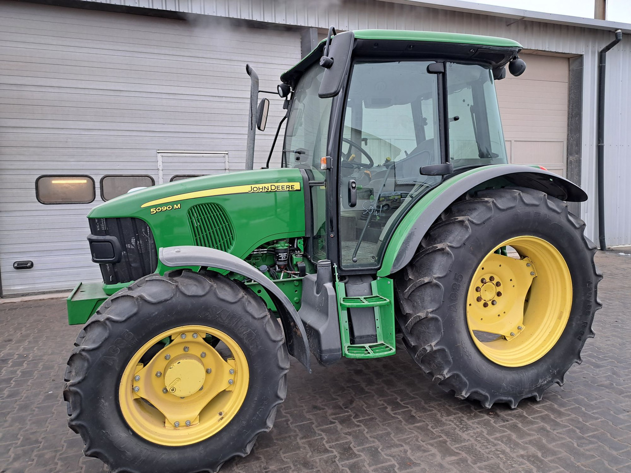 Ciągnik John Deere 5090m - Ciągnik rolniczy: zdjęcie 1 Ciągnik John Deere 5090m - Ciągnik rolniczy: zdjęcie 1