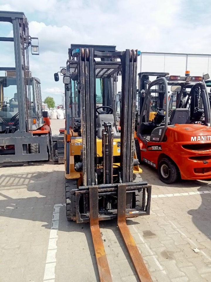 CAT GP 18 NT - Wózek widłowy gazowy: zdjęcie 3 CAT GP 18 NT - Wózek widłowy gazowy: zdjęcie 3