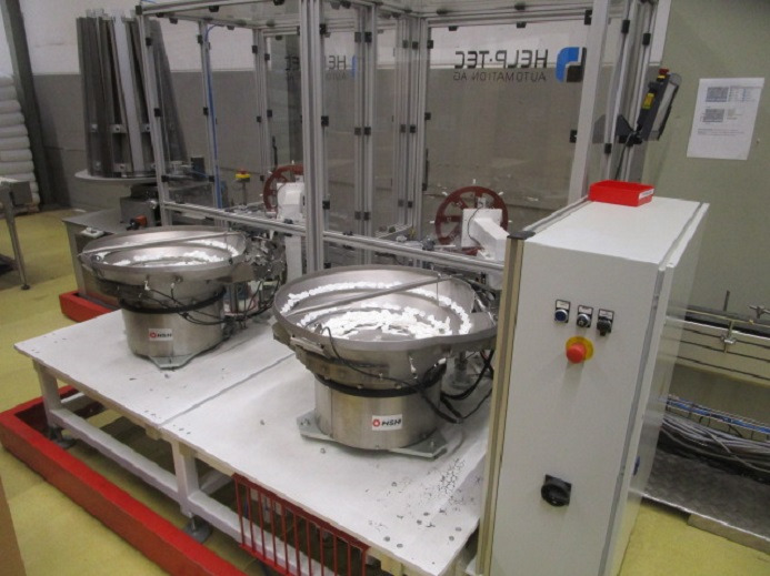 DECKEL ETIKETTIER ANLAGE SCHLEUTER GU 2 DO MIT 2xLÖFFELEINLEGESTATIONEN - Maszyna pakująca: zdjęcie 3 DECKEL ETIKETTIER ANLAGE SCHLEUTER GU 2 DO MIT 2xLÖFFELEINLEGESTATIONEN - Maszyna pakująca: zdjęcie 3