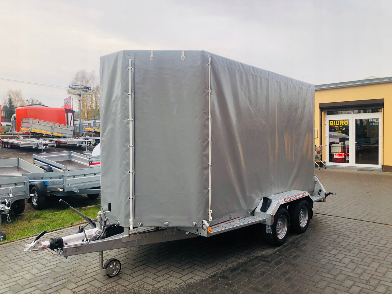 PRZYCZEPA LAWETA DO MINIKOPARKI ŻURAWIA Z PLANDEKĄ / MINI EXCAVATOR CRANE TRANSPORTER TRAILER WITH TARPAULIN - Przyczepa do transportu maszyn: zdjęcie 3 PRZYCZEPA LAWETA DO MINIKOPARKI ŻURAWIA Z PLANDEKĄ / MINI EXCAVATOR CRANE TRANSPORTER TRAILER WITH TARPAULIN - Przyczepa do transportu maszyn: zdjęcie 3