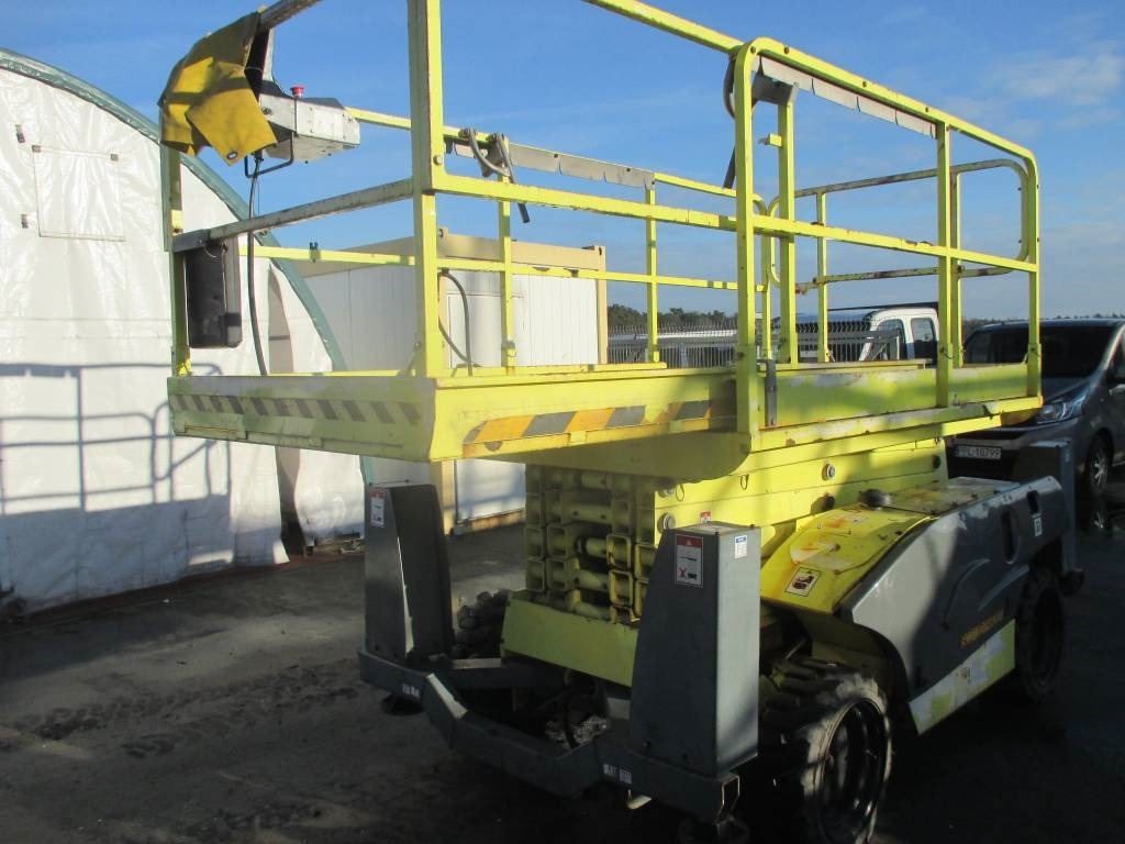 Haulotte Compact 12 DX - Podnośnik nożycowy: zdjęcie 3 Haulotte Compact 12 DX - Podnośnik nożycowy: zdjęcie 3