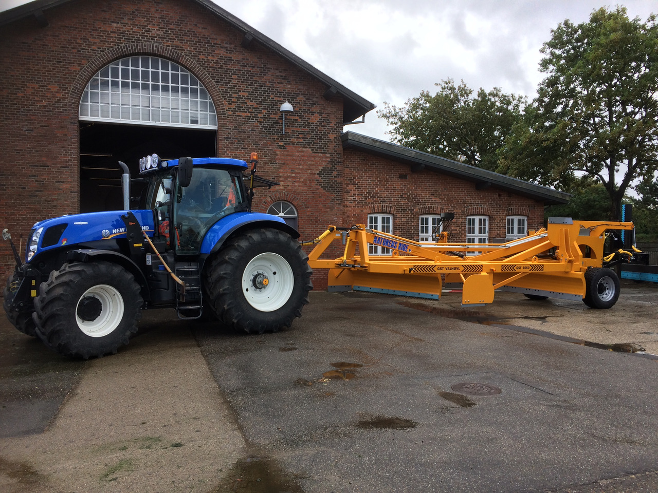 GST 2550 Gravel road tractor Grader - Równiarka: zdjęcie 5 GST 2550 Gravel road tractor Grader - Równiarka: zdjęcie 5