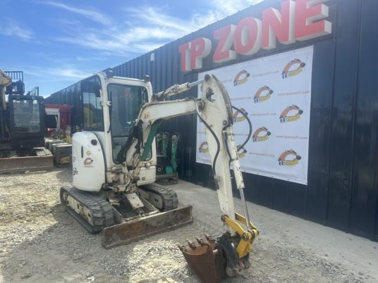 Komatsu PC26MR-3 cabine à 19500€ HT - Minikoparka: zdjęcie 5 Komatsu PC26MR-3 cabine à 19500€ HT - Minikoparka: zdjęcie 5