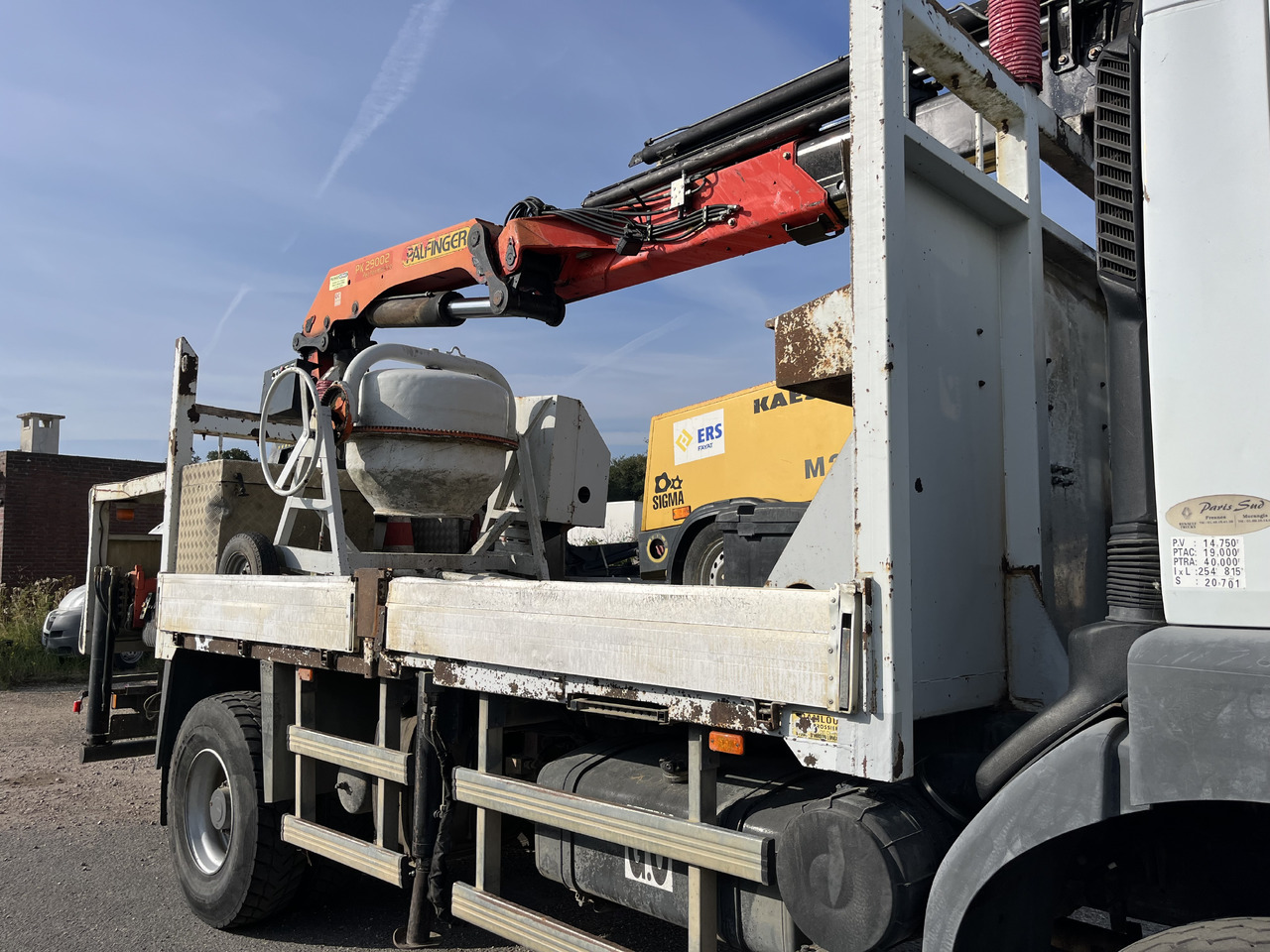 RENAULT Kerax 370dci 4x4 plateau grue Palfinger pk29002 - Samochód ciężarowy skrzyniowy/ Platforma, Samochod ciężarowy z HDS: zdjęcie 3 RENAULT Kerax 370dci 4x4 plateau grue Palfinger pk29002 - Samochód ciężarowy skrzyniowy/ Platforma, Samochod ciężarowy z HDS: zdjęcie 3