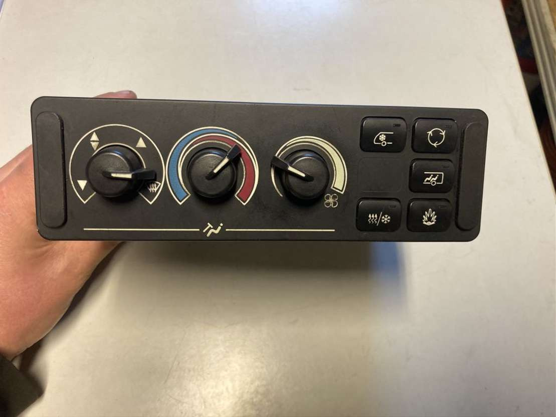 Wabco Wabco Klimabedienteil 4461950030 Citaro Mercedes 446 195 003 0 - Kabina i wnętrze do Autobusów: zdjęcie 1 Wabco Wabco Klimabedienteil 4461950030 Citaro Mercedes 446 195 003 0 - Kabina i wnętrze do Autobusów: zdjęcie 1