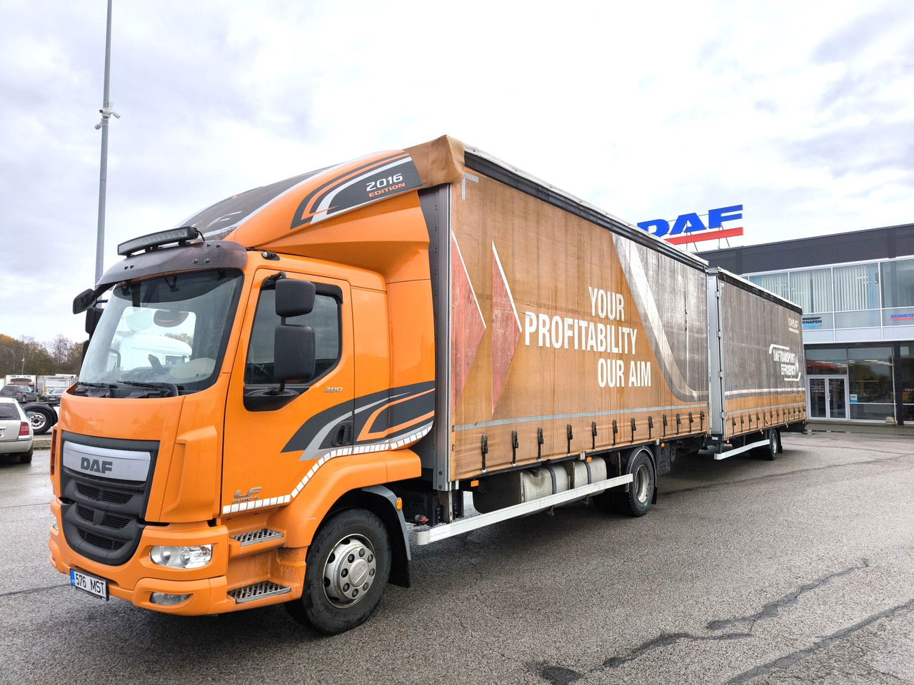 DAF LF 280 FA - Samochód ciężarowy plandeka: zdjęcie 1 DAF LF 280 FA - Samochód ciężarowy plandeka: zdjęcie 1