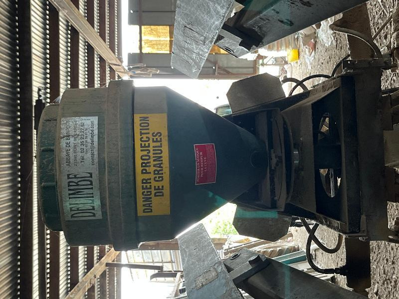 DELIMBE T24 - Rozsiewacz nawozów: zdjęcie 1 DELIMBE T24 - Rozsiewacz nawozów: zdjęcie 1