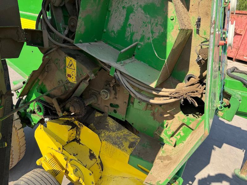 Prasa rolująca JOHN DEERE 592: zdjęcie 10 Prasa rolująca JOHN DEERE 592: zdjęcie 10