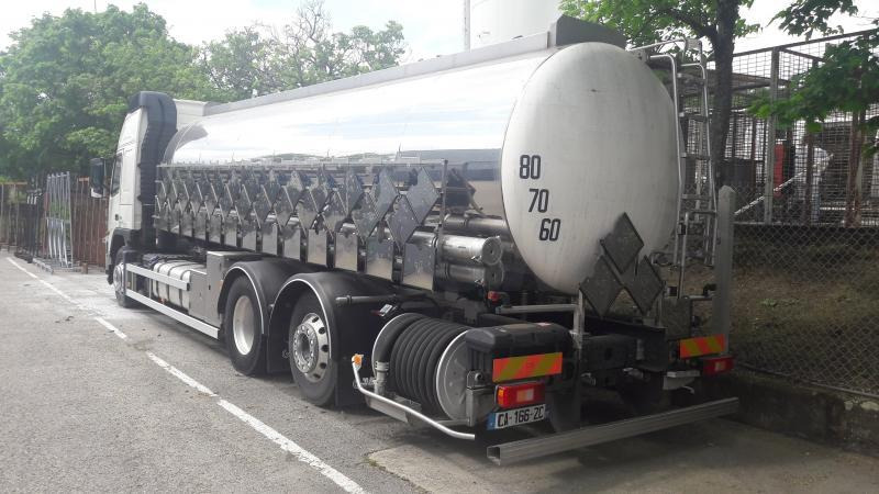 Volvo FM12 450 - Samochód ciężarowy cysterna: zdjęcie 2 Volvo FM12 450 - Samochód ciężarowy cysterna: zdjęcie 2