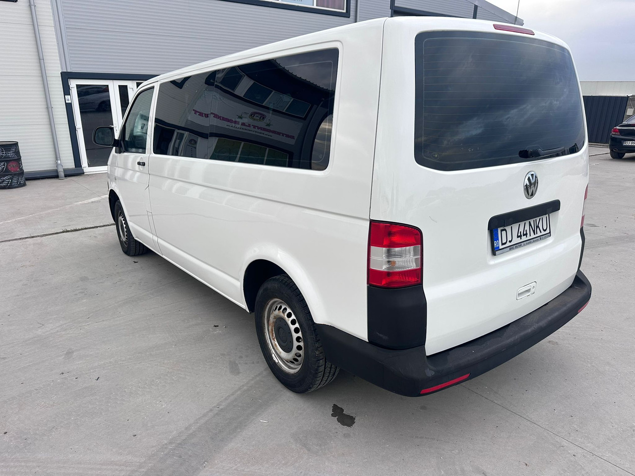 Volkswagen Transporter - Samochód osobowy: zdjęcie 5 Volkswagen Transporter - Samochód osobowy: zdjęcie 5