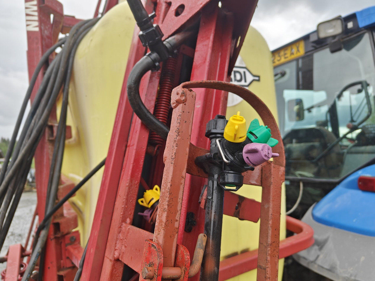 HARDI Hardi Master 1200L - 15-18m - Katsastettu - Kasvinsuojeluruisku - Opryskiwacz zawieszany: zdjęcie 4 HARDI Hardi Master 1200L - 15-18m - Katsastettu - Kasvinsuojeluruisku - Opryskiwacz zawieszany: zdjęcie 4