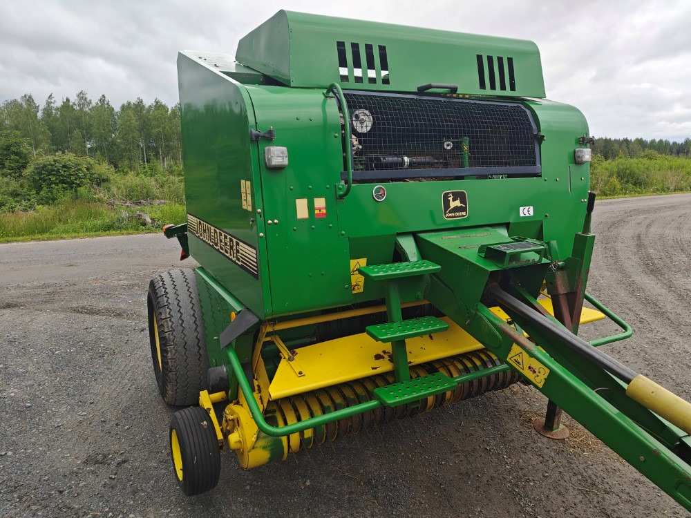 JOHN DEERE Pyöröpaalain 575 - Prasa rolująca: zdjęcie 5 JOHN DEERE Pyöröpaalain 575 - Prasa rolująca: zdjęcie 5