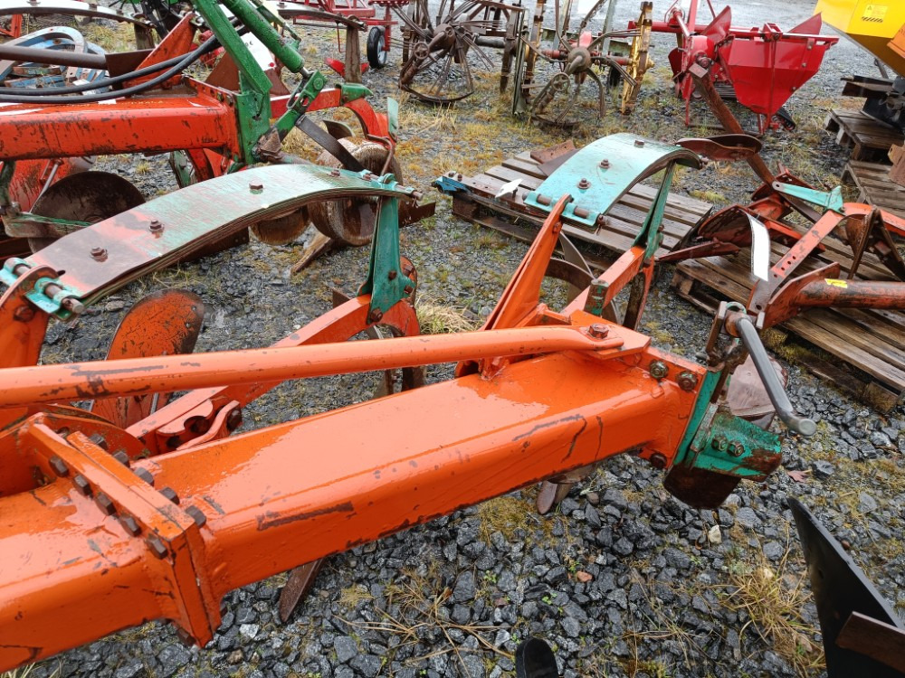 Kverneland A8 sarkia-auran lisäsiipi 16 tuumaa täydellinen - Pług: zdjęcie 1 Kverneland A8 sarkia-auran lisäsiipi 16 tuumaa täydellinen - Pług: zdjęcie 1