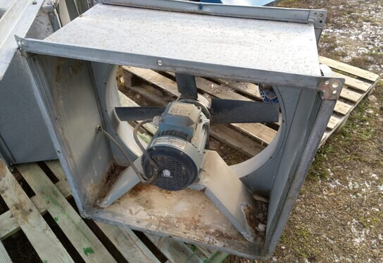 Puhaltimia sähkömoottoreineen 3kpl - Urządzenia do klimatyzacji przemysłowej: zdjęcie 3 Puhaltimia sähkömoottoreineen 3kpl - Urządzenia do klimatyzacji przemysłowej: zdjęcie 3