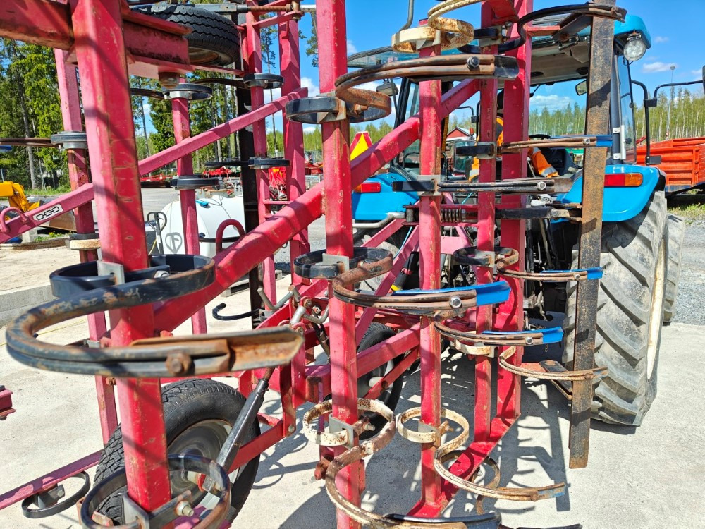 VM 450 cm, hydraulisesti taittuva, etulana ja jälkihara, katso video! - Brona chwastownik: zdjęcie 4 VM 450 cm, hydraulisesti taittuva, etulana ja jälkihara, katso video! - Brona chwastownik: zdjęcie 4