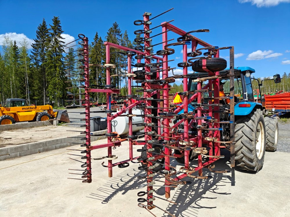 VM 450 cm, hydraulisesti taittuva, etulana ja jälkihara, katso video! - Brona chwastownik: zdjęcie 3 VM 450 cm, hydraulisesti taittuva, etulana ja jälkihara, katso video! - Brona chwastownik: zdjęcie 3