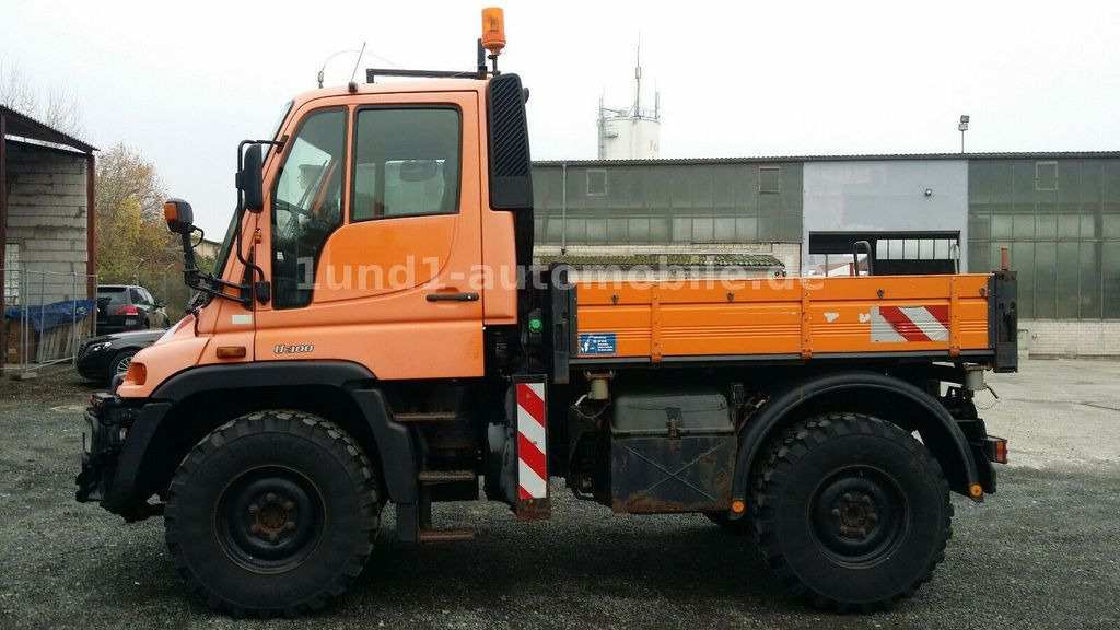 Mercedes-Benz Unimog U 300 Kipper Zugmaschine Kommunalhydraulik U 500 400 U 300 Kipper Zugmaschine Kommunalhydraulik U 500 400 - Komunalne/ Specjalistyczne: zdjęcie 5 Mercedes-Benz Unimog U 300 Kipper Zugmaschine Kommunalhydraulik U 500 400 U 300 Kipper Zugmaschine Kommunalhydraulik U 500 400 - Komunalne/ Specjalistyczne: zdjęcie 5