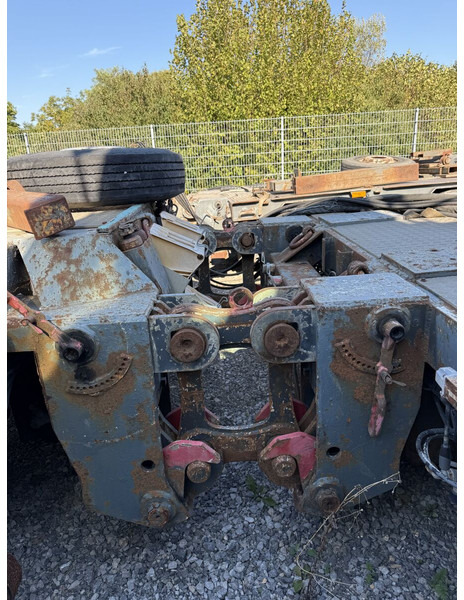 Liebherr 80km/h axeles 32K 35K 42K 50K 63K 71K 81K - Żuraw wieżowy: zdjęcie 2 Liebherr 80km/h axeles 32K 35K 42K 50K 63K 71K 81K - Żuraw wieżowy: zdjęcie 2