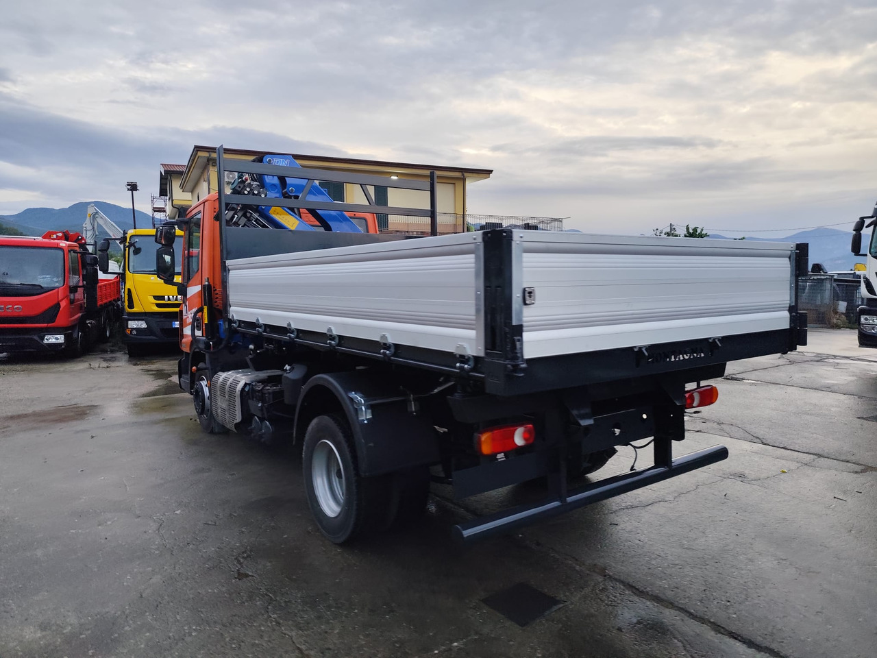 Samochod ciężarowy z HDS, Wywrotka IVECO EUROCARGO 120-90L: zdjęcie 20