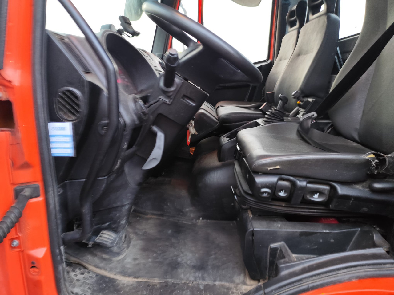 Samochod ciężarowy z HDS, Wywrotka IVECO EUROCARGO 120-90L: zdjęcie 17