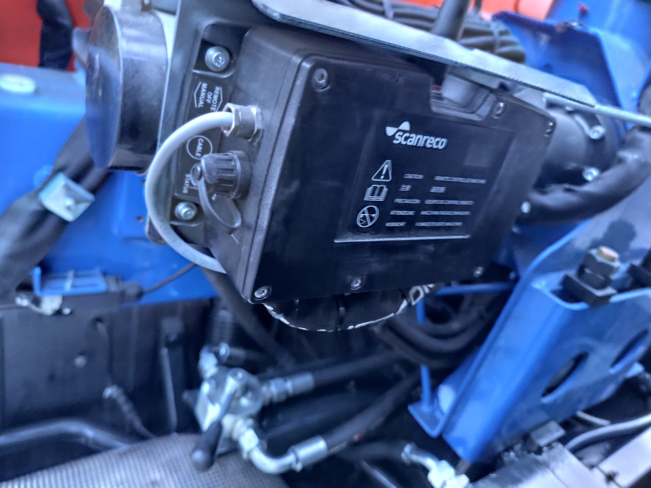 Samochod ciężarowy z HDS, Wywrotka IVECO EUROCARGO 120-90L: zdjęcie 38