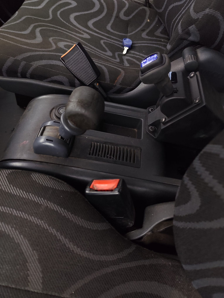 Samochod ciężarowy z HDS, Wywrotka IVECO EUROCARGO 120E28: zdjęcie 9