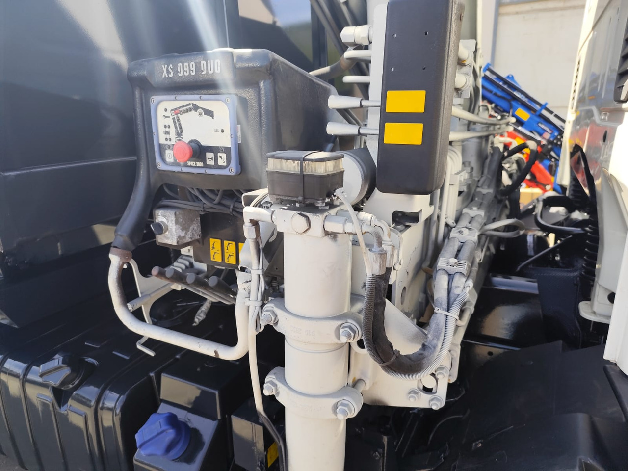 IVECO EUROCARGO 140-250 - Wywrotka, Samochod ciężarowy z HDS: zdjęcie 4 IVECO EUROCARGO 140-250 - Wywrotka, Samochod ciężarowy z HDS: zdjęcie 4