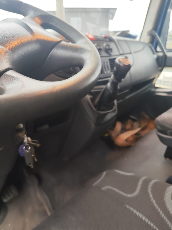 IVECO EUROCARGO 190EL28 - Samochód ciężarowe pod zabudowę: zdjęcie 2 IVECO EUROCARGO 190EL28 - Samochód ciężarowe pod zabudowę: zdjęcie 2