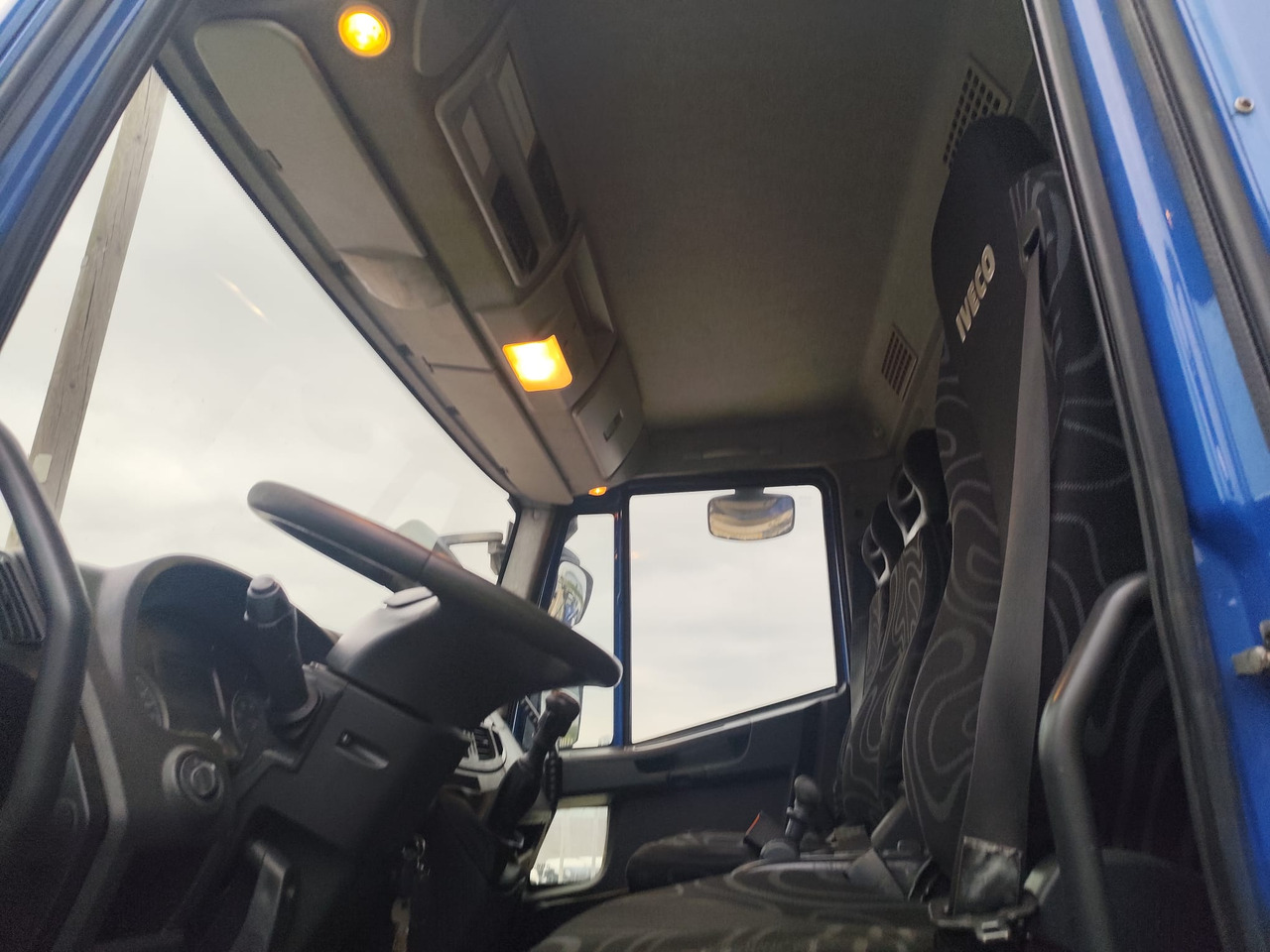 IVECO EUROCARGO 190EL28 - Samochód ciężarowe pod zabudowę: zdjęcie 4 IVECO EUROCARGO 190EL28 - Samochód ciężarowe pod zabudowę: zdjęcie 4