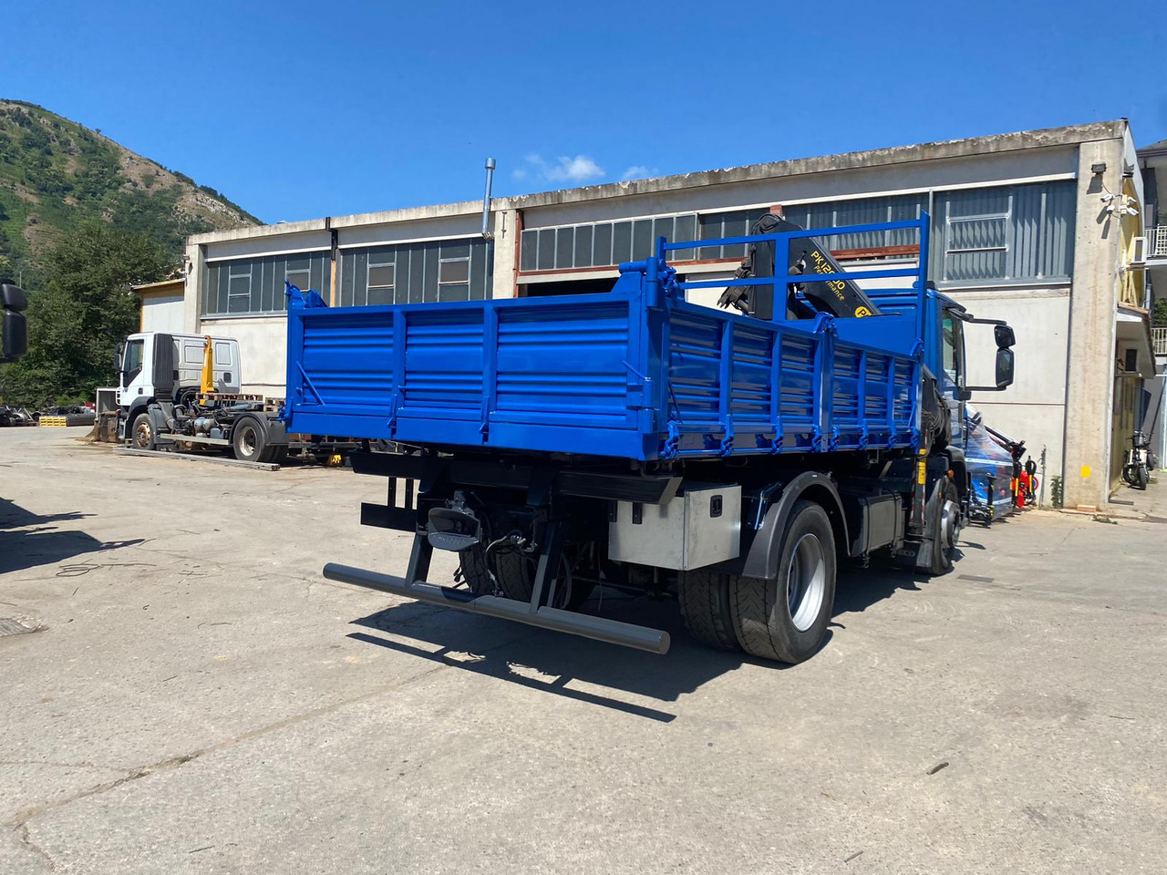 Samochod ciężarowy z HDS, Wywrotka IVECO EUROCARGO 190EL28: zdjęcie 37