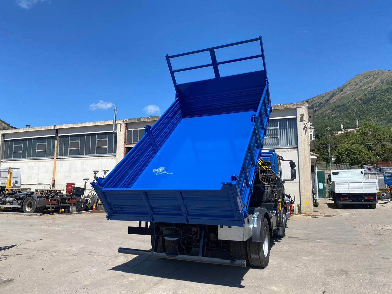 Samochod ciężarowy z HDS, Wywrotka IVECO EUROCARGO 190EL28: zdjęcie 16