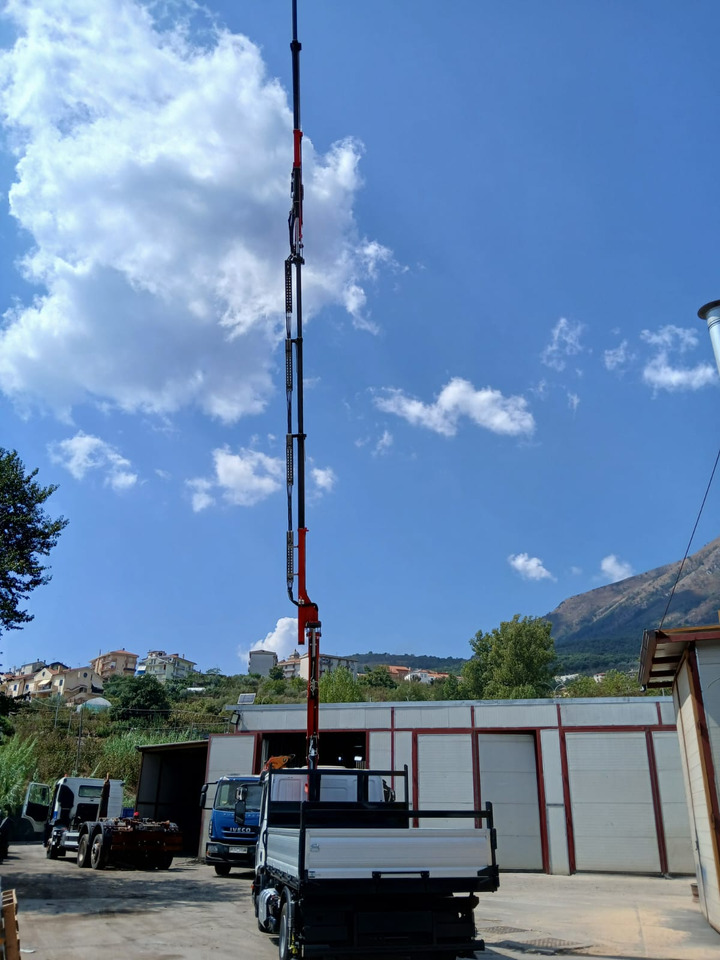 IVECO EUROCARGO 80-210 - Samochod ciężarowy z HDS, Wywrotka: zdjęcie 4 IVECO EUROCARGO 80-210 - Samochod ciężarowy z HDS, Wywrotka: zdjęcie 4