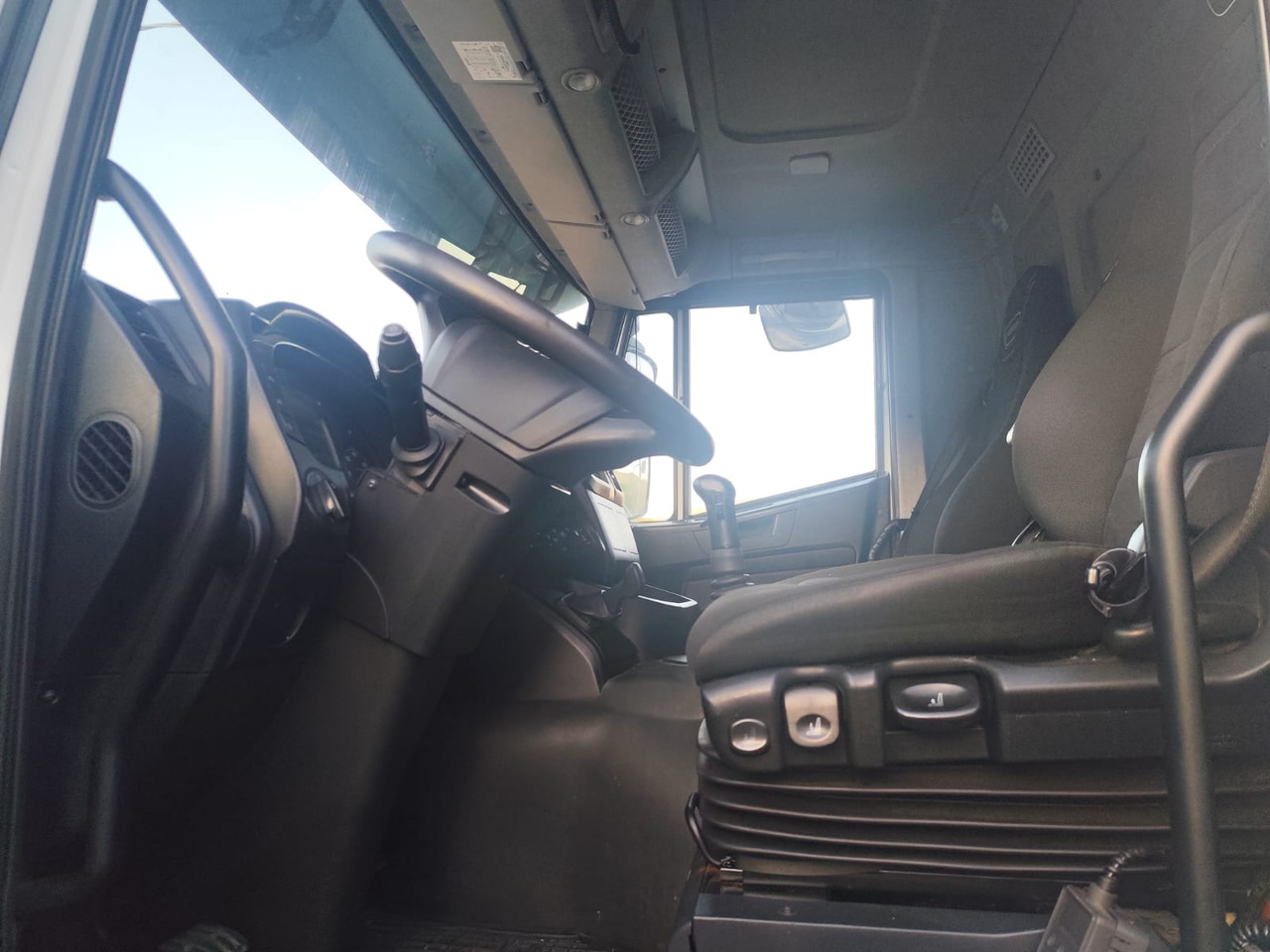 IVECO STRALIS AD 260S31 XP - Samochód ciężarowe pod zabudowę: zdjęcie 2 IVECO STRALIS AD 260S31 XP - Samochód ciężarowe pod zabudowę: zdjęcie 2