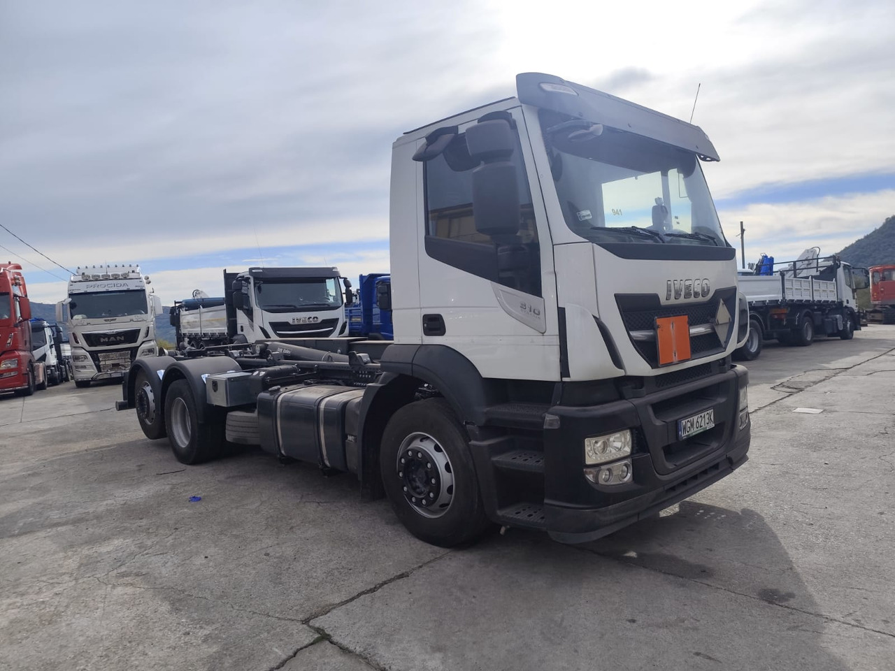IVECO STRALIS AD 260S31 Y/P - Ciężarówka hakowiec: zdjęcie 1 IVECO STRALIS AD 260S31 Y/P - Ciężarówka hakowiec: zdjęcie 1