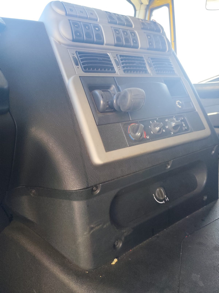 IVECO STRALIS CUBE AD260S42 - Samochód ciężarowy skrzyniowy/ Platforma: zdjęcie 4 IVECO STRALIS CUBE AD260S42 - Samochód ciężarowy skrzyniowy/ Platforma: zdjęcie 4