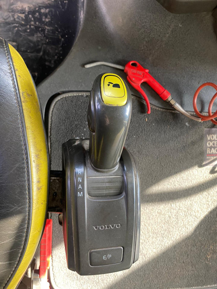 VOLVO FH16.660 - Samochód ciężarowy skrzyniowy/ Platforma: zdjęcie 5 VOLVO FH16.660 - Samochód ciężarowy skrzyniowy/ Platforma: zdjęcie 5