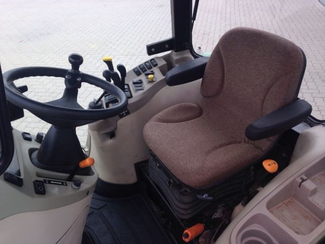 JOHN DEERE 3720 - Ciągnik rolniczy: zdjęcie 5 JOHN DEERE 3720 - Ciągnik rolniczy: zdjęcie 5