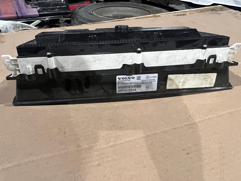 Continental FH4 - Deska rozdzielcza: zdjęcie 2 Continental FH4 - Deska rozdzielcza: zdjęcie 2