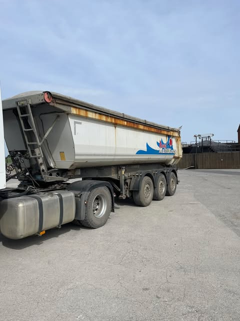 SCHMITZ SGF*S3 - Naczepa wywrotka: zdjęcie 1 SCHMITZ SGF*S3 - Naczepa wywrotka: zdjęcie 1